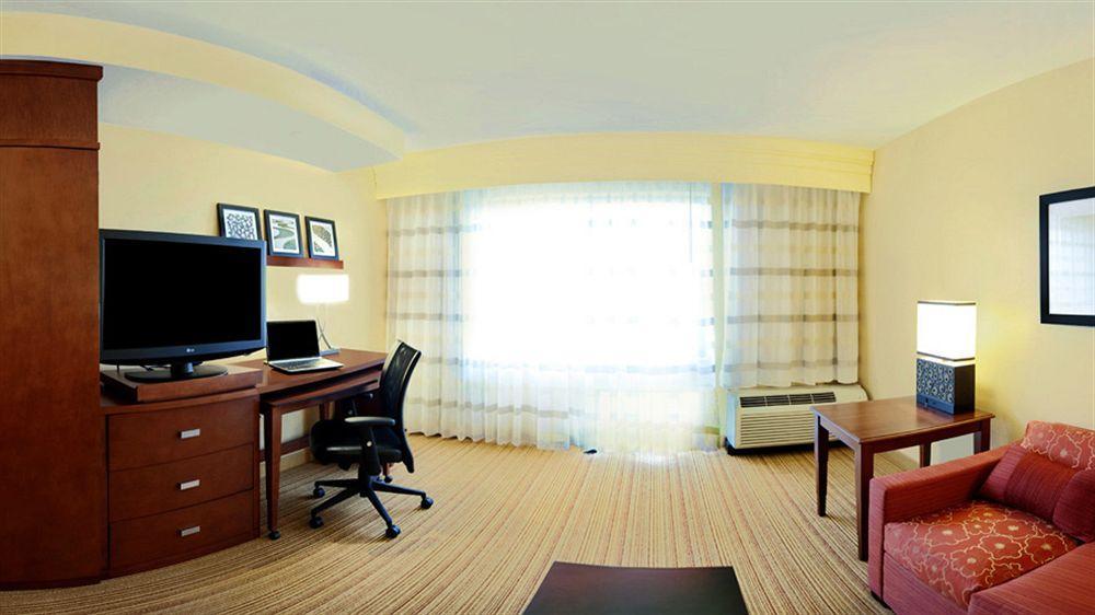 Courtyard Warner Robins Hotel Екстериор снимка